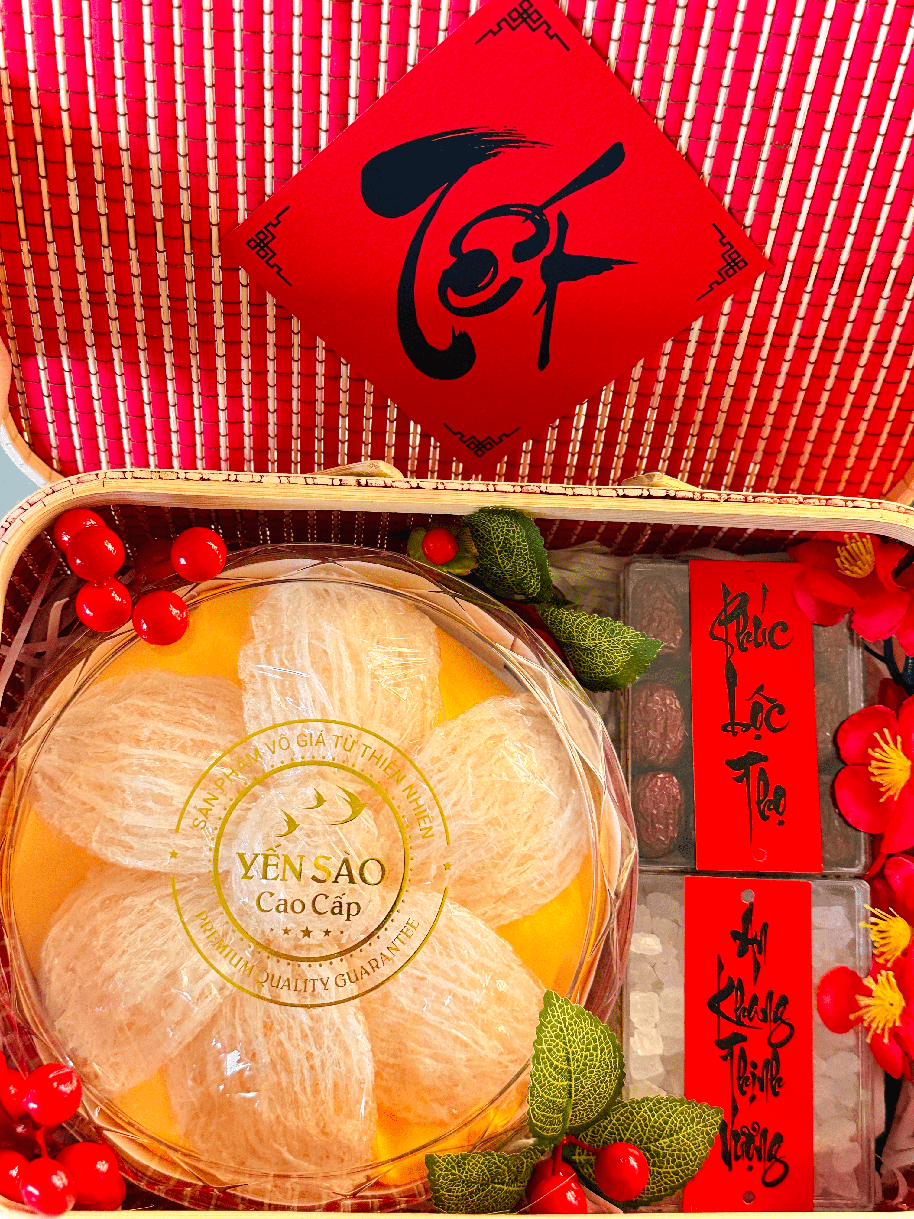 SET QUÀ YẾN TINH CHẾ 50G GIỎ MÂY ĐỎ